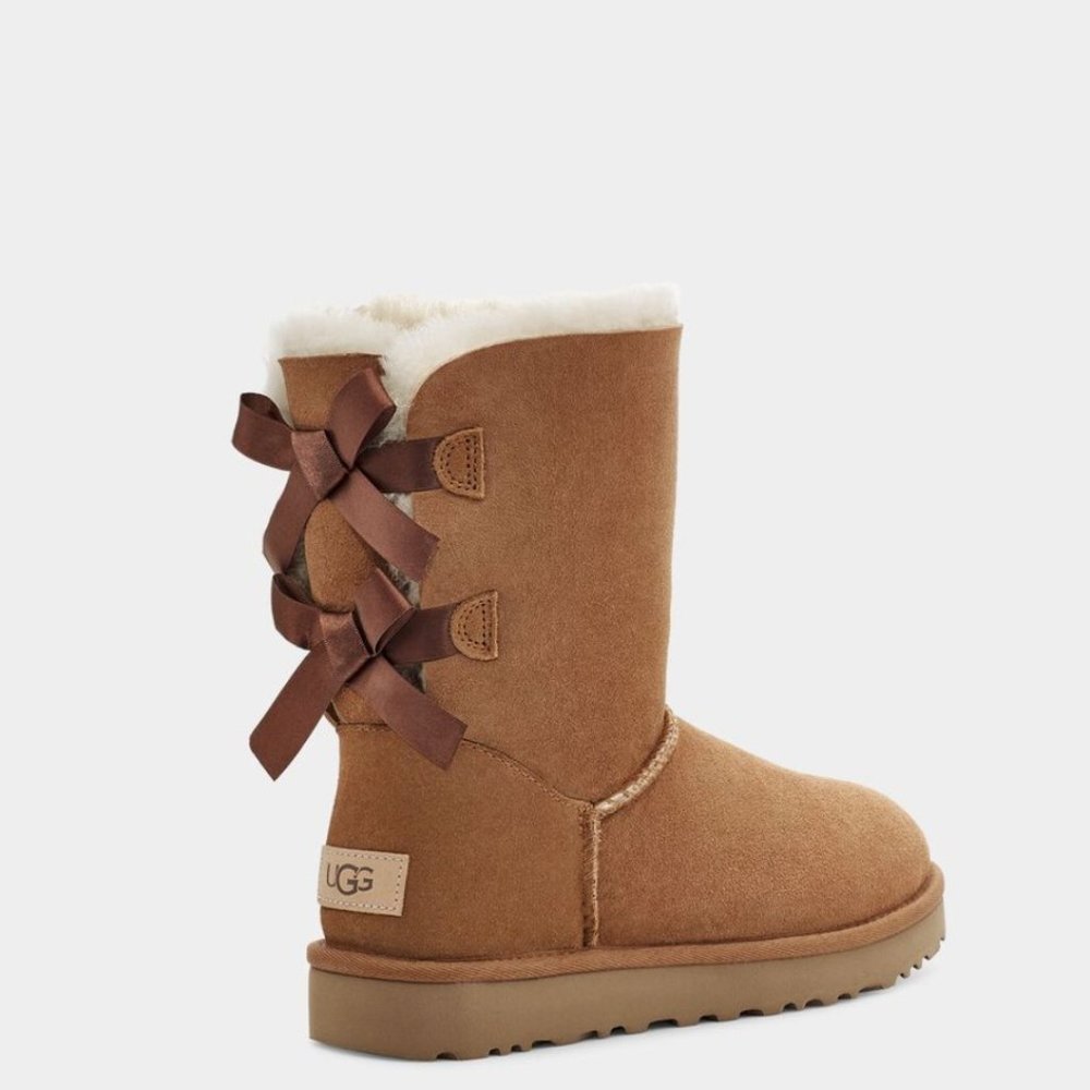 Ugg Bailey II Bow Boot- Chestnut - Like New!